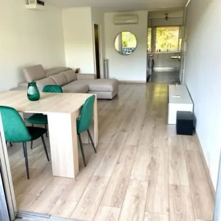 Appartement En Avec Piscine, Cinema *
